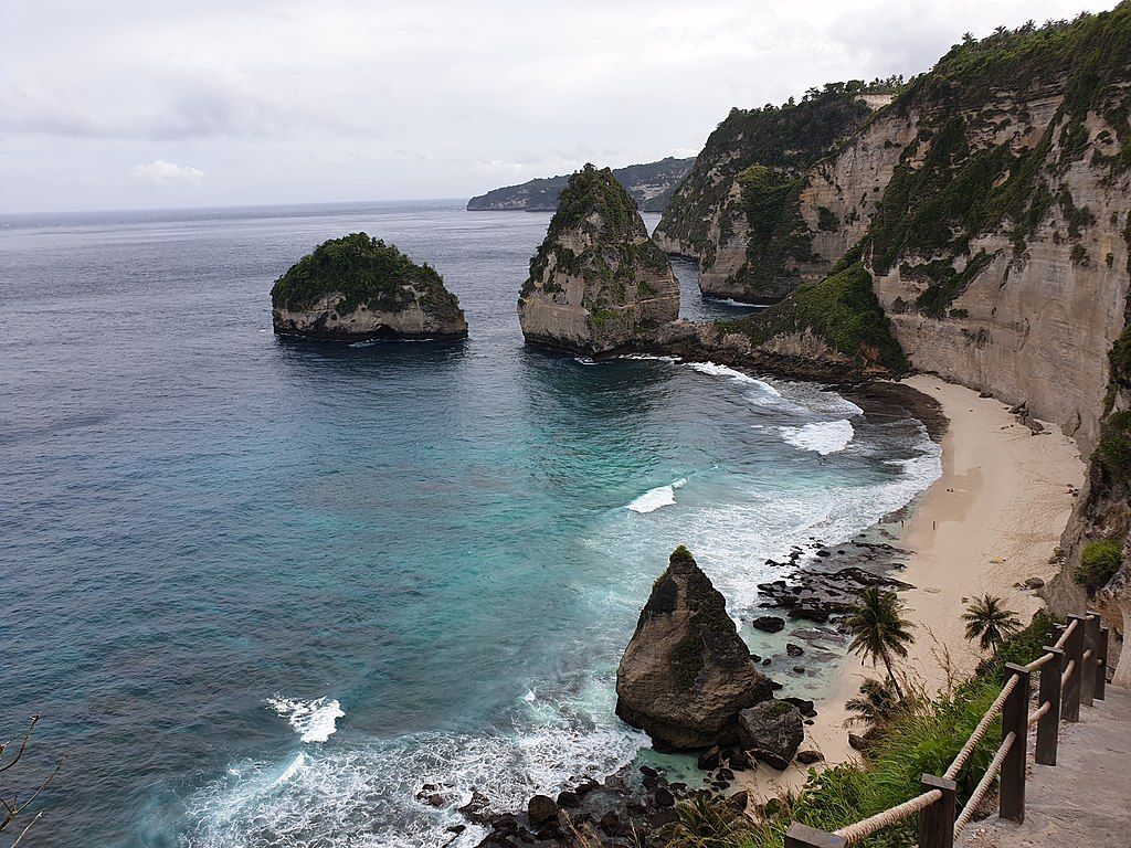 Crystal Bay, Permata Tersembunyi di Nusa Penida untuk Pecinta Pantai